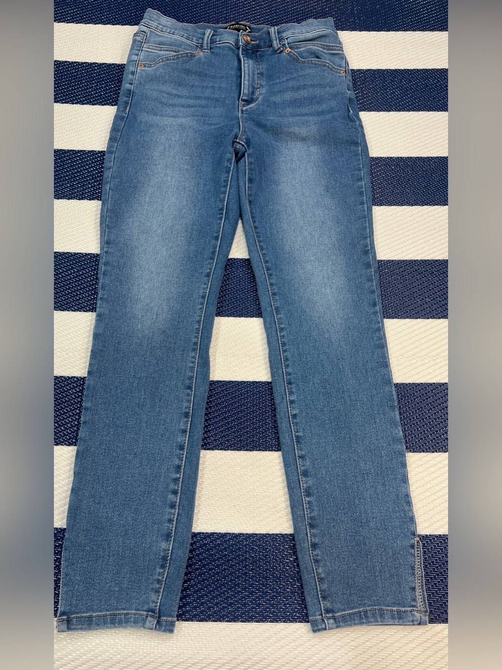 Nanette Lepore Women’s Light Wash Skinny Jeans Size 8 Stretch Denim